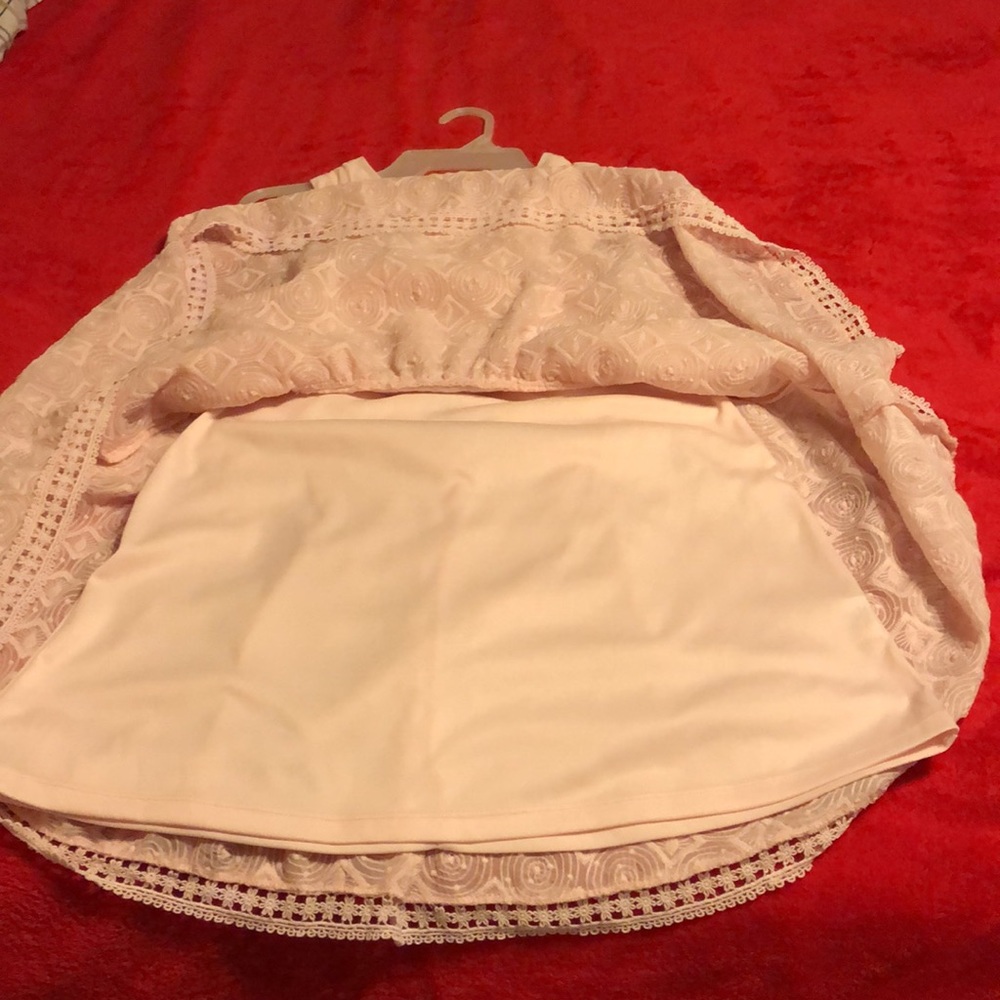 Beautiful GB Girls Laced and Ilet Designs Size 16 - Picture 6 of 7